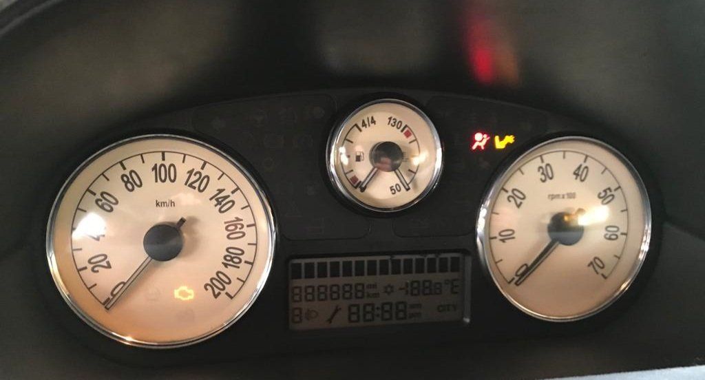 contachilometri di automobile