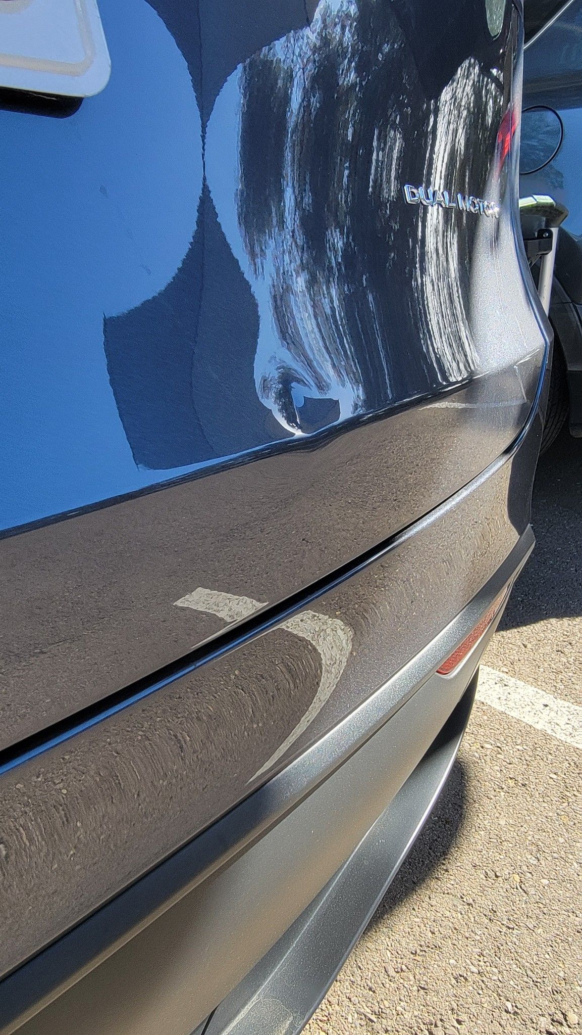 Tesla lift gate