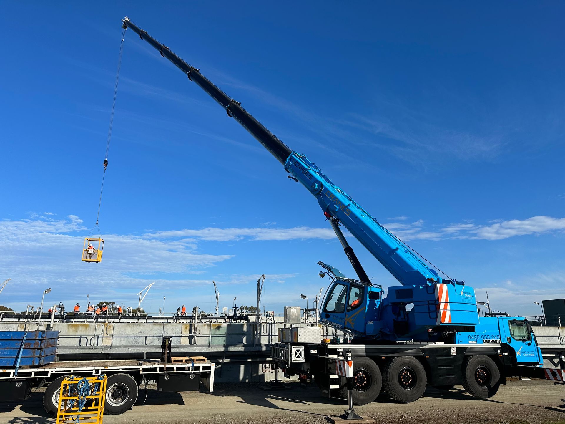 Heavy-duty crane