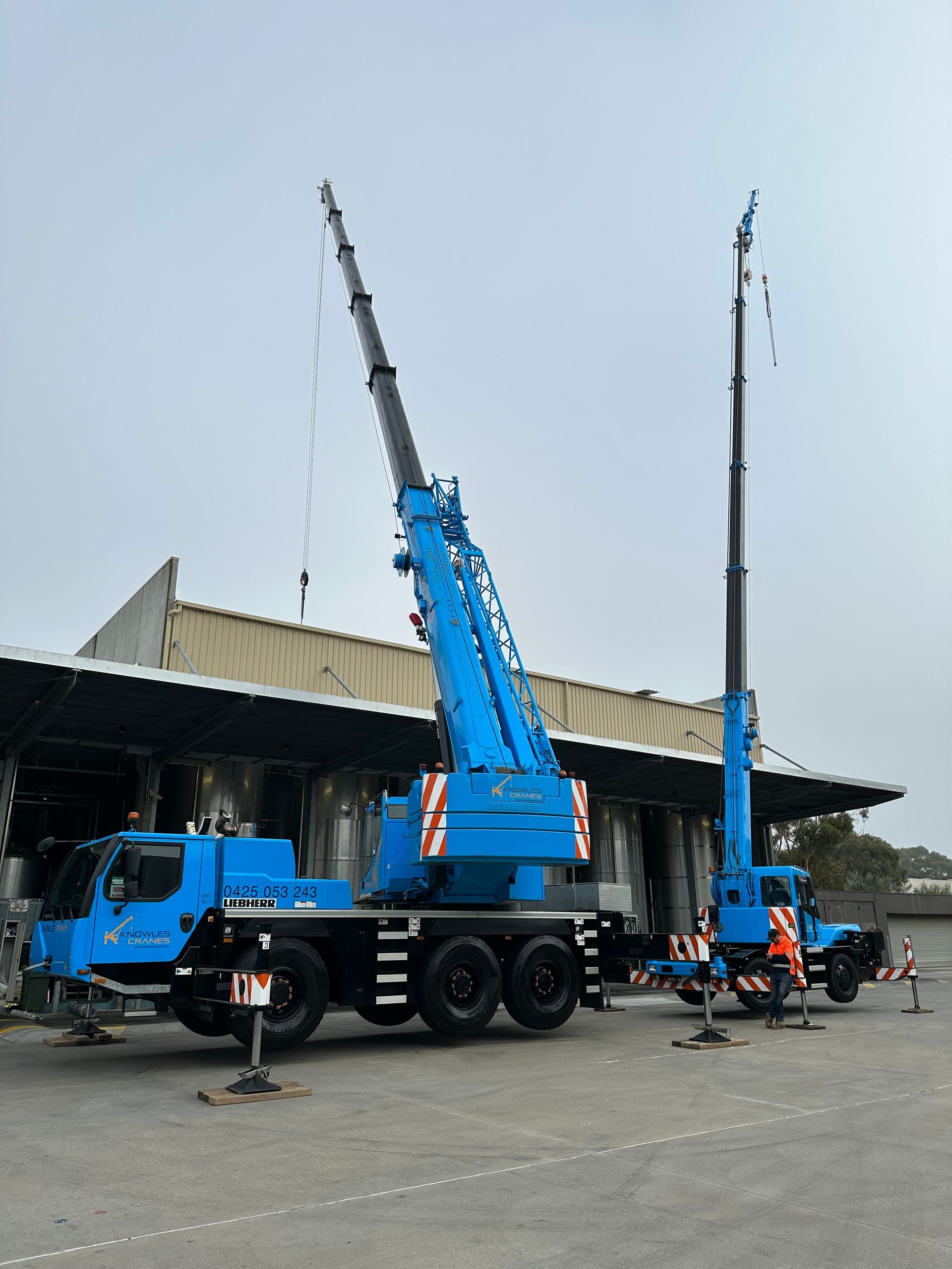 Heavy-duty crane