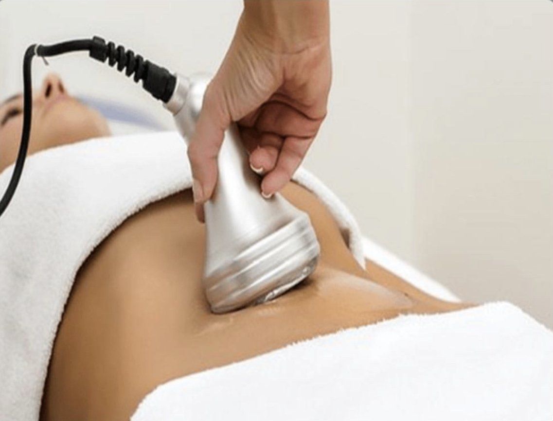 Lipo cavitation treatment on tummy