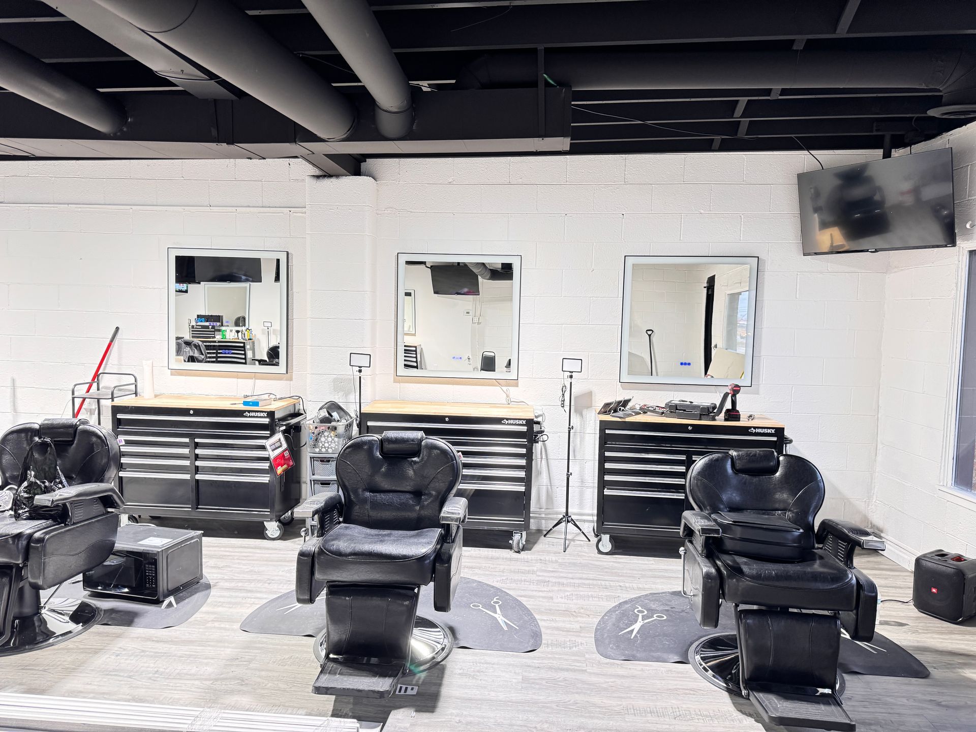 picture of stations in shop