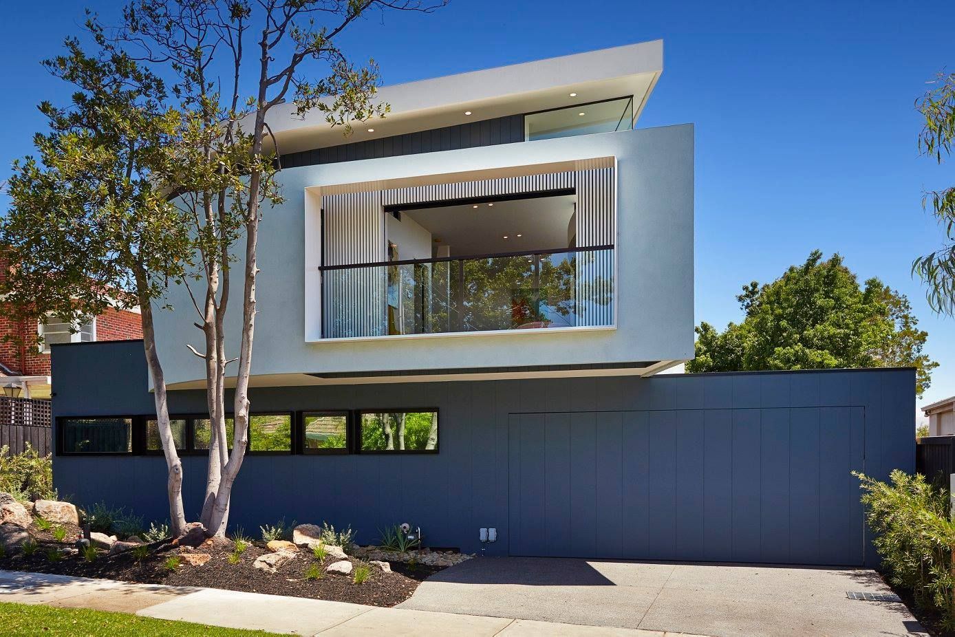 Modern House With Gray Facade And A Large Balcony — KM Custom Homes In Mornington Peninsula, VIC