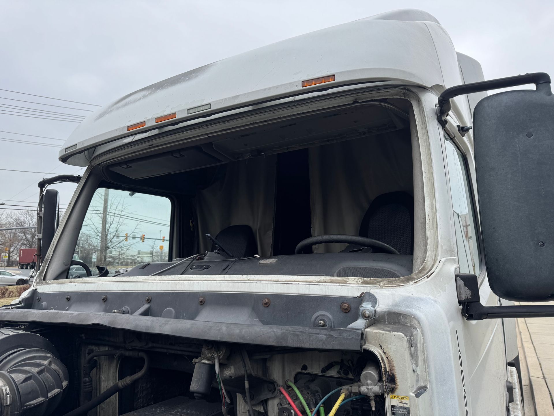 Before semi & fleet windshield replacement in Baltimore, MD