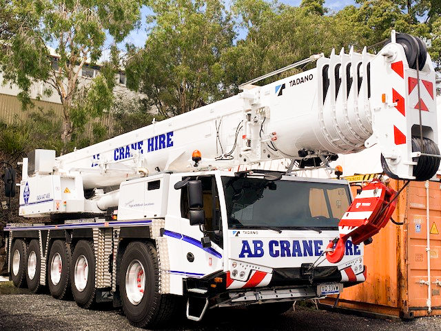 slew crane hire Yatala gold coast