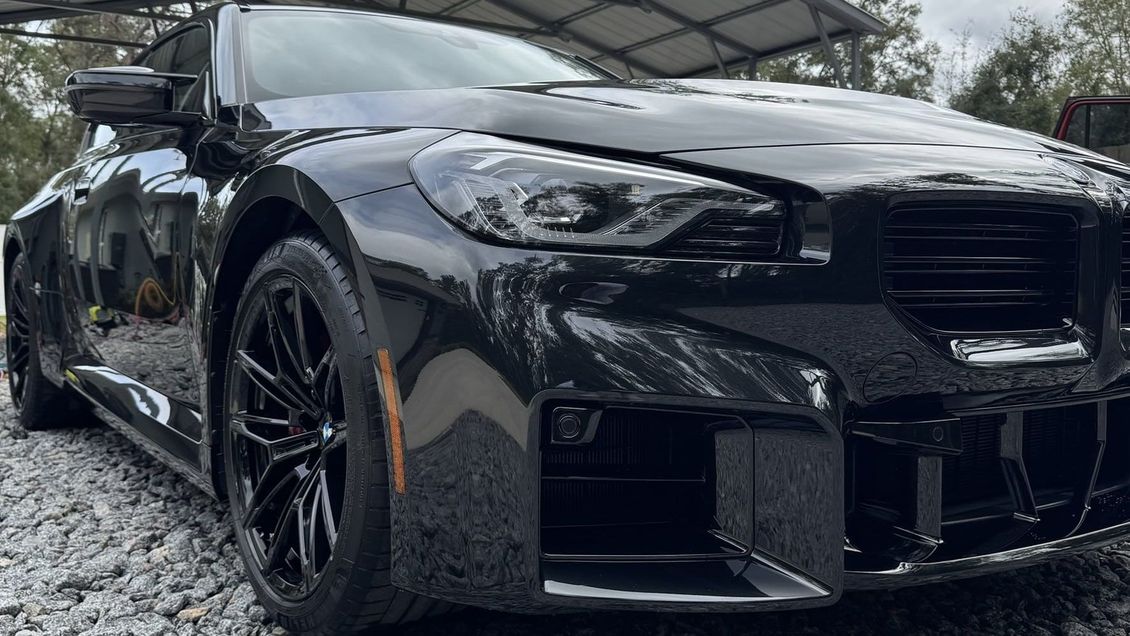 Mobile detailing with no water spots.