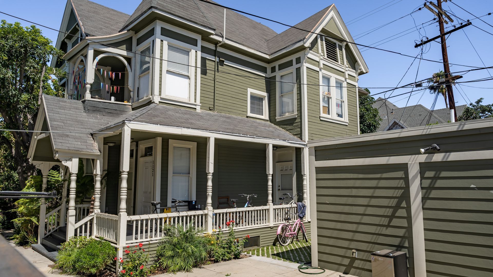 1121 ½ W 28th St 4-bedroom house for rent near USC