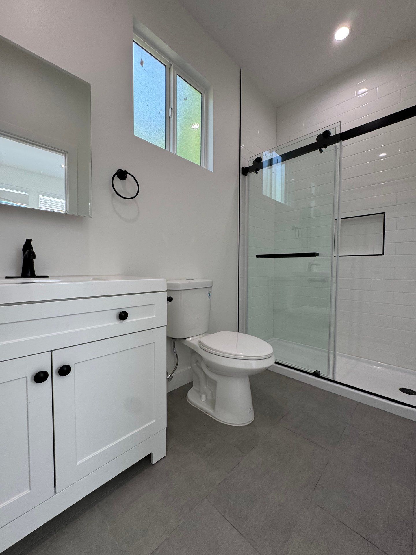 1205 W 29th St 5-bedroom house near USC – bathroom