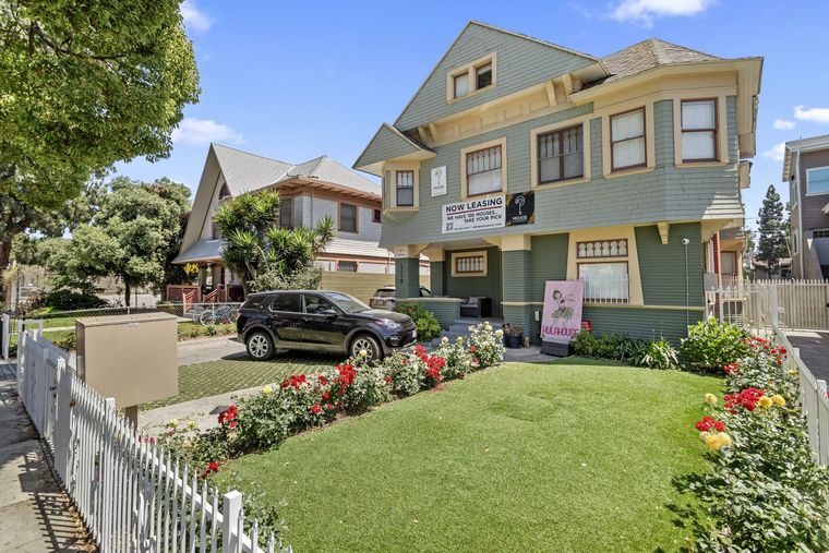 2640 Magnolia