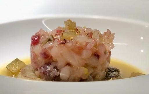 Michi ristorante Treviso©, battuta di pesce spada selvaggio con fondo di carciofo e stoccafisso
Michi ristorante Treviso©, wild swordfish with artichoke and stockfish 