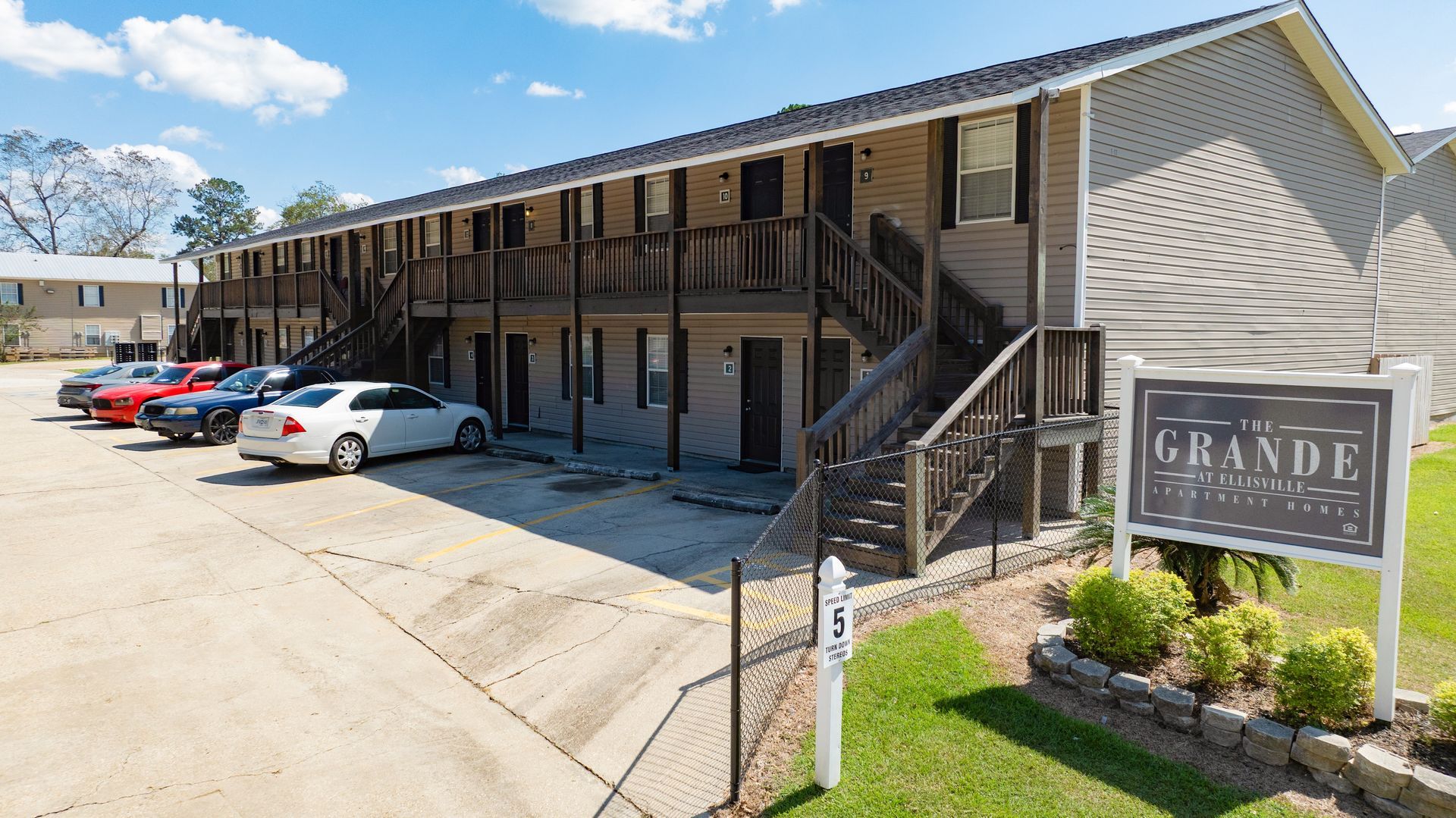 The Grande at Ellisville