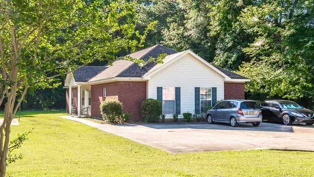 Freeman Village Apartments