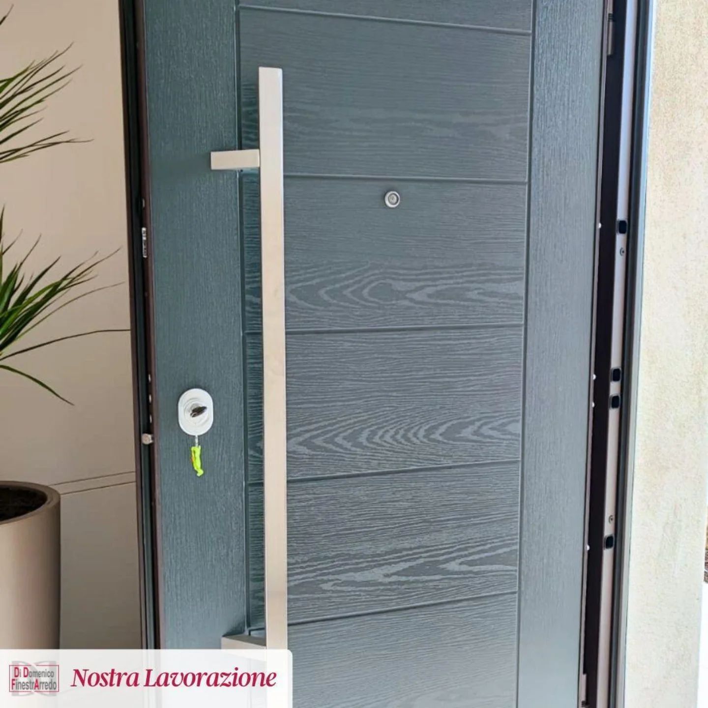 Portone in legno per centro storico.