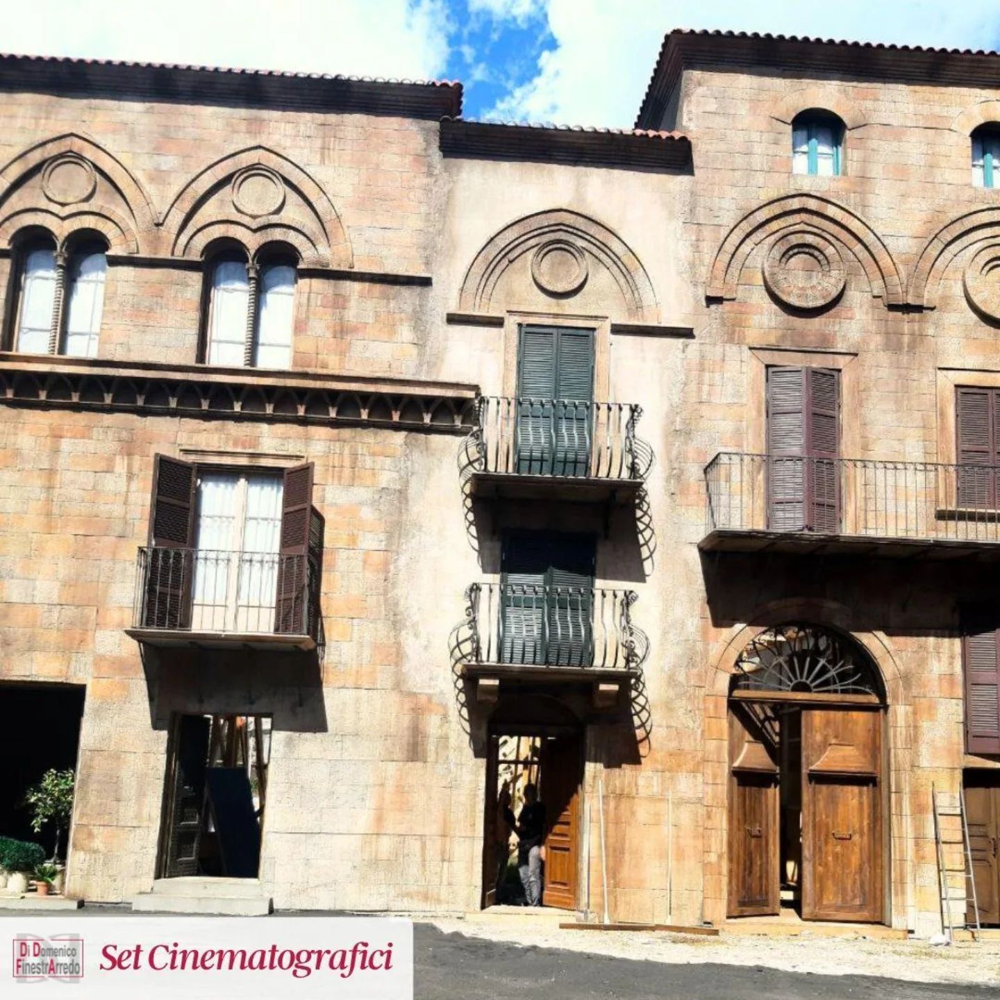 Infissi centro storico per il cinema.