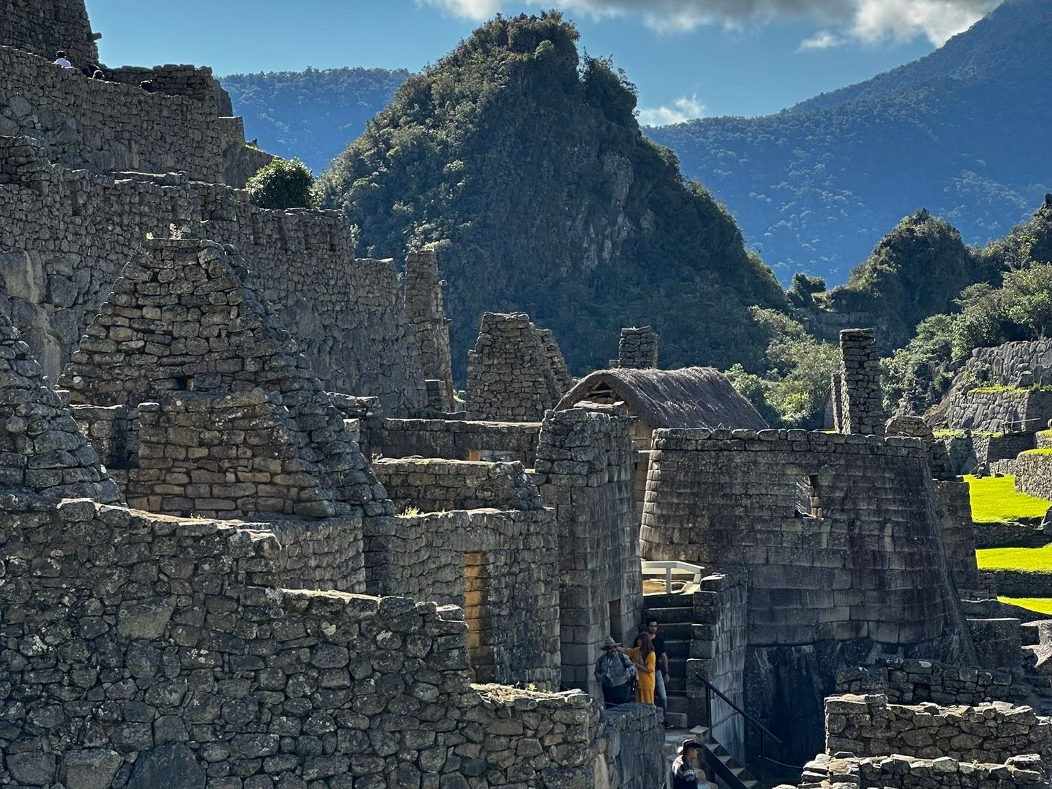 Machu Picchu, recorrido por las casas de las virgenes del sol