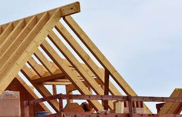 roof truss framing on house