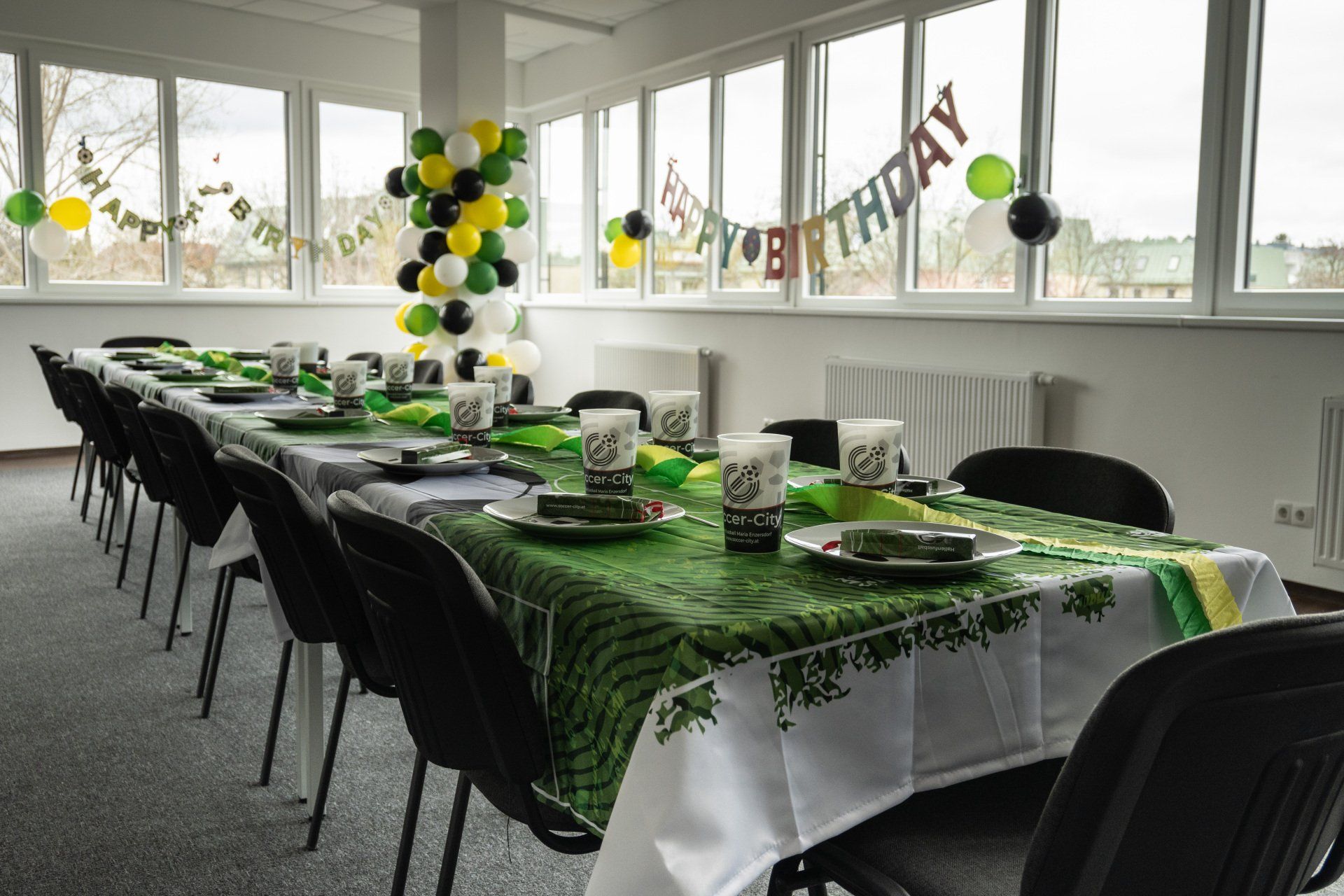 Fußball Geburtstag Partyraum Soccer City