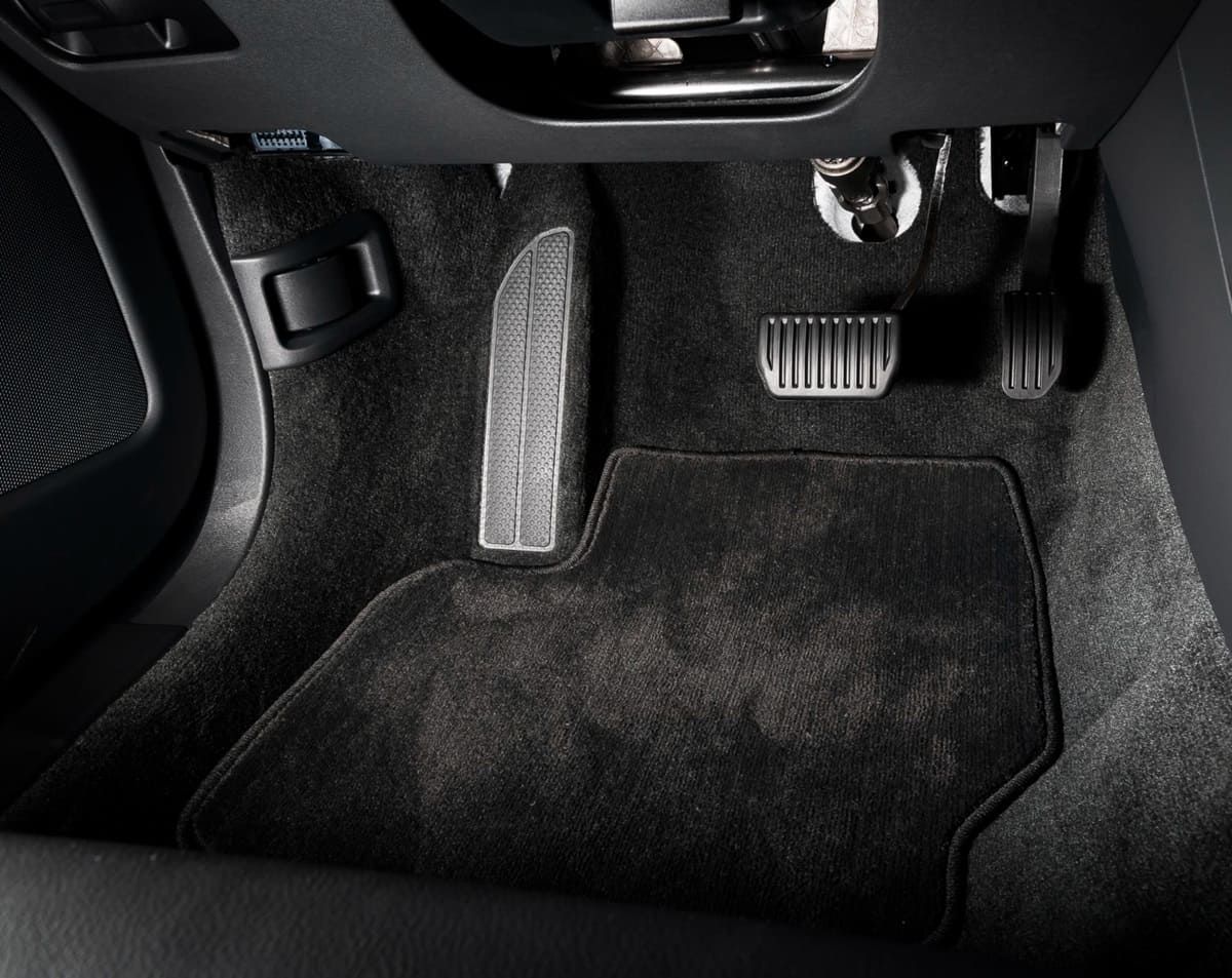 floor liner for cars