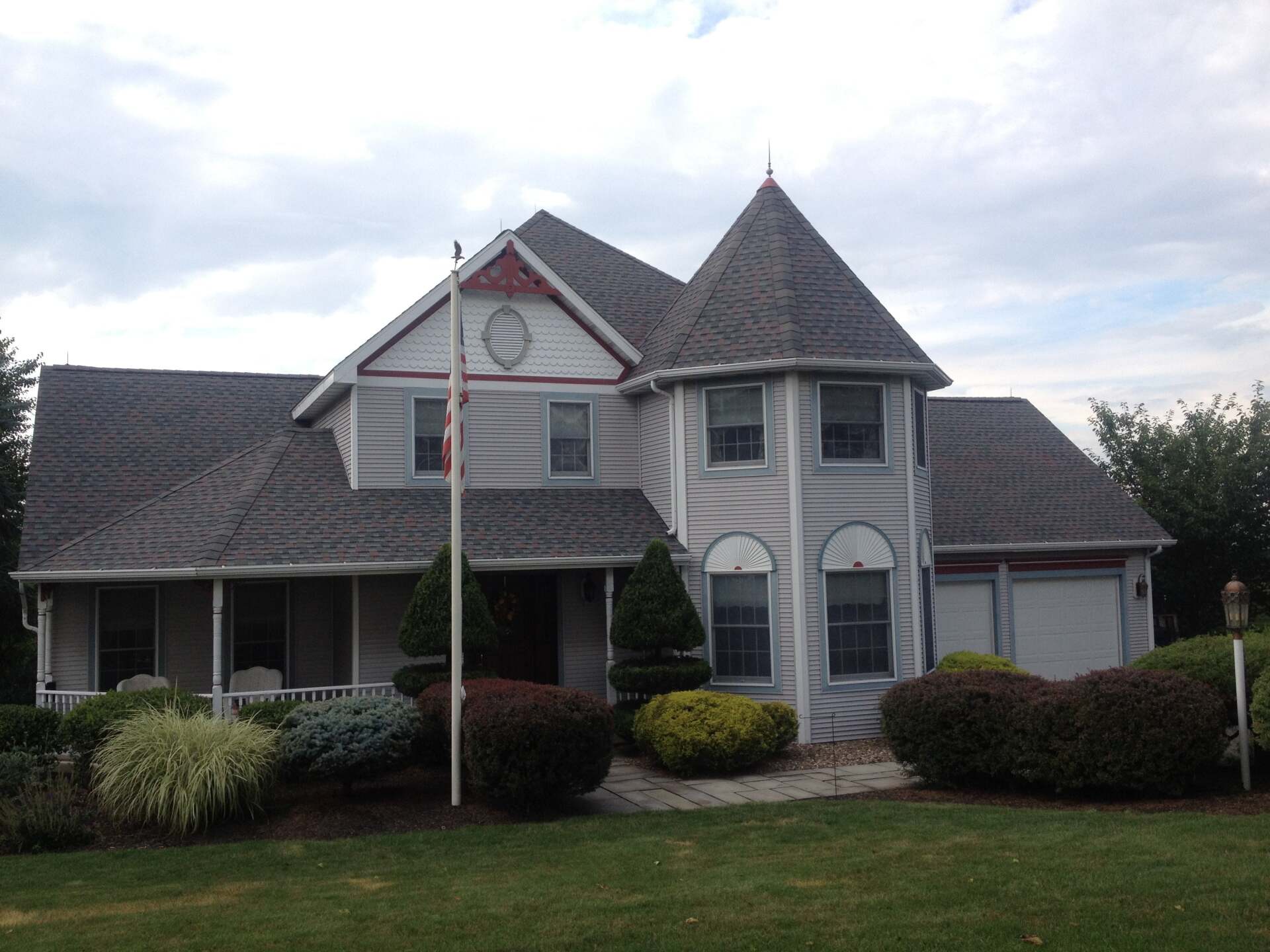 Beautiful House — Mifflinburg, PA — Keith Erb Roofing & Siding Beautiful House — Mifflinburg, PA — Keith Erb Roofing & Siding