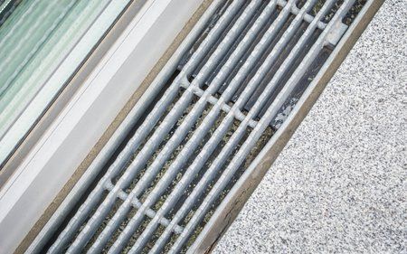Colocar rejilla cubre canalón en Madrid