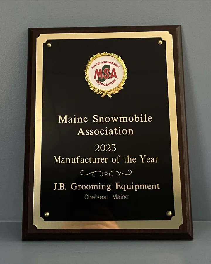 Manufacturer of the year award to Joel Bennet
