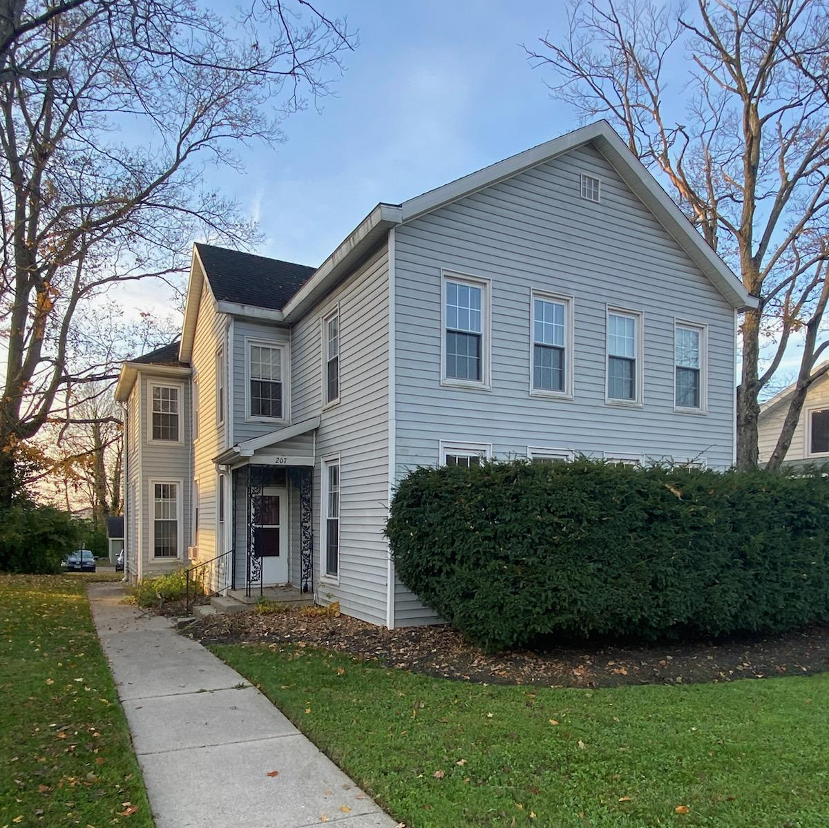 207 - 209 West Collins