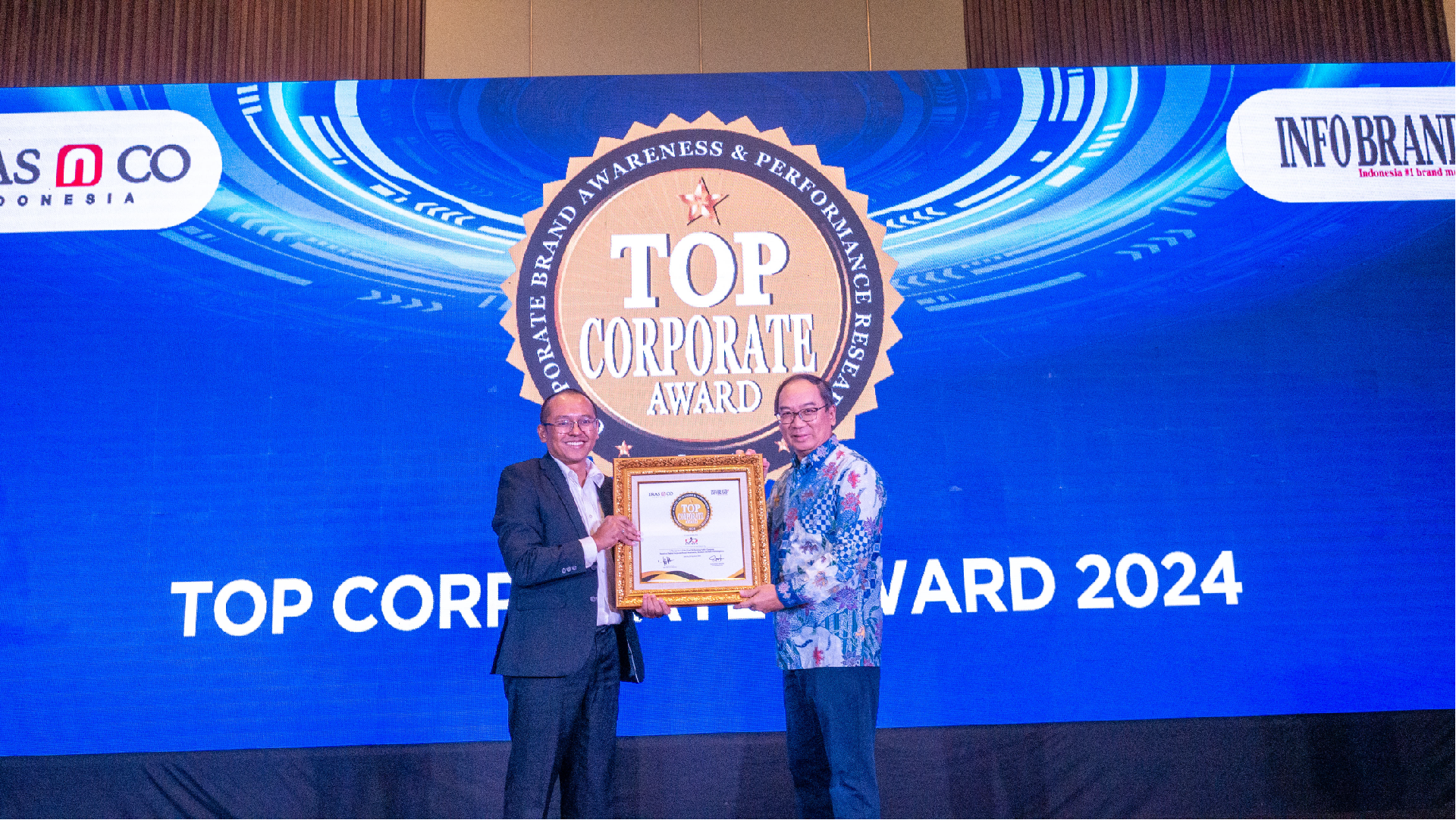 Award Acceptance by SPINDO President Commissioner Mr. Vincent Makmur Widjaja