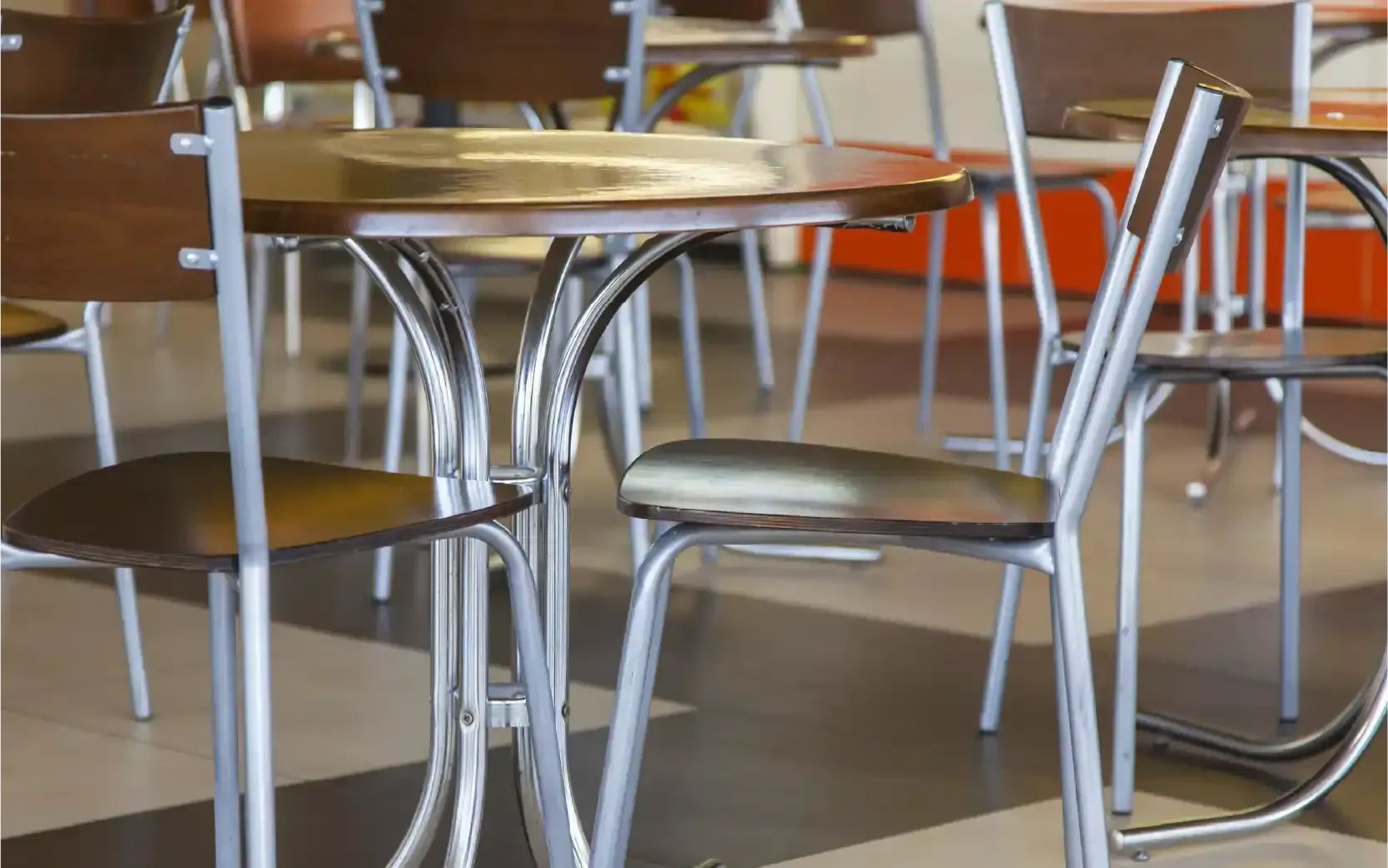STKM pipes application for table and chairs