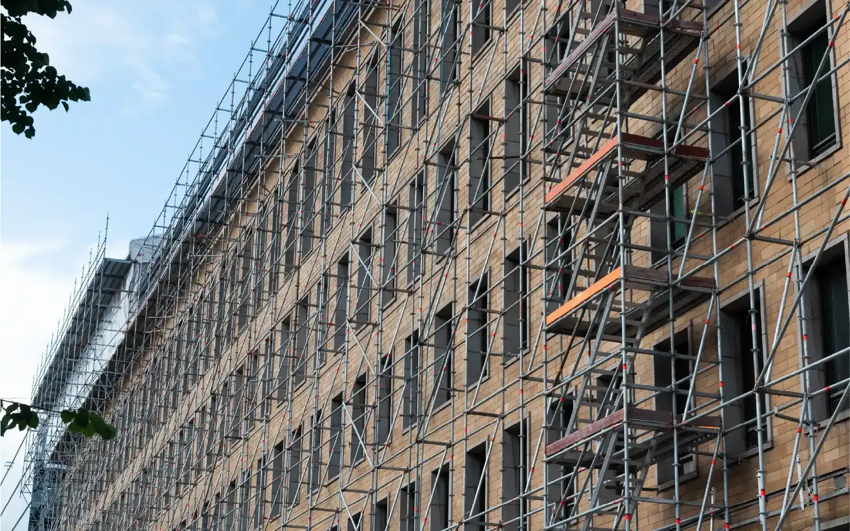 Application Scaffolding Pipe on Building