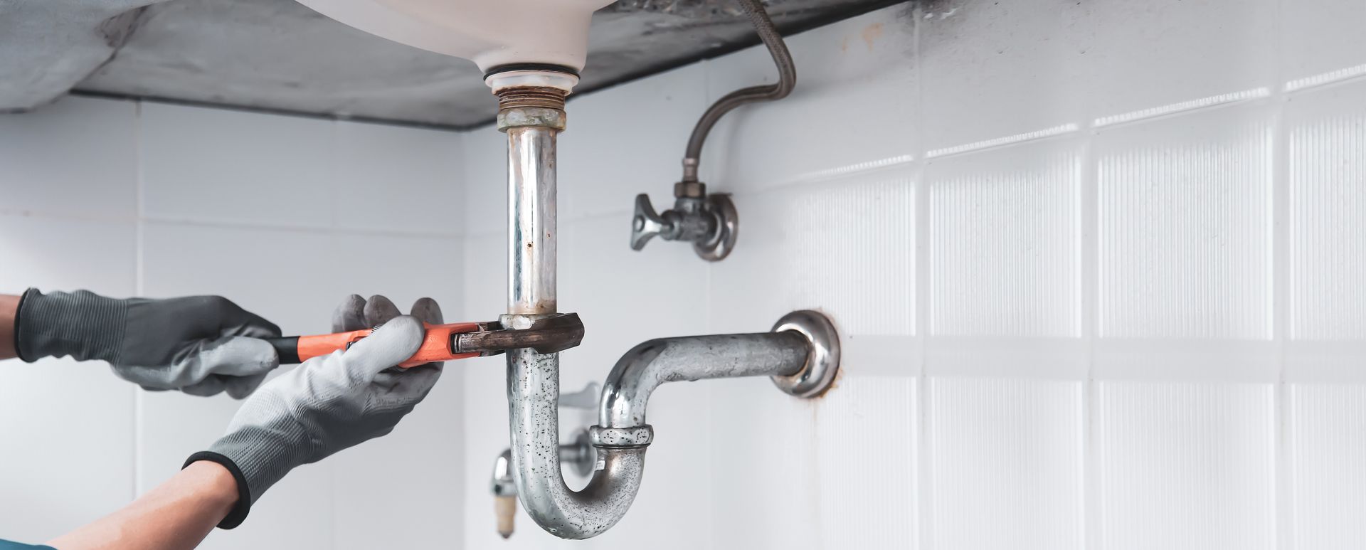 Experienced plumber providing reliable drain repair and plumbing maintenance services. Experienced plumber providing reliable drain repair and plumbing maintenance services.
