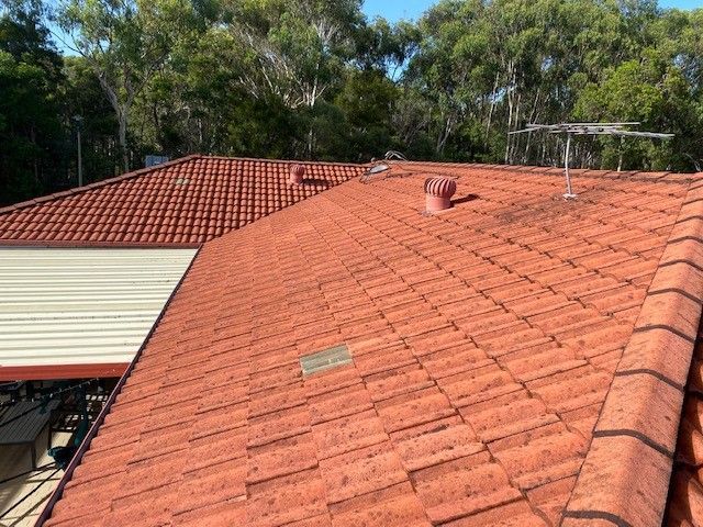 Signs Your Tile Roof Needs Repairs