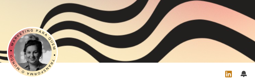 Uma imagem da Amanda Riesemberg, Diretora Executiva da BC Marketing, em um círculo sobre um fundo listrado simulando a foto de perfil e a capa do Linkedin dela a fim de ilustrar o marketing pessoal para lideranças do terceiro setor