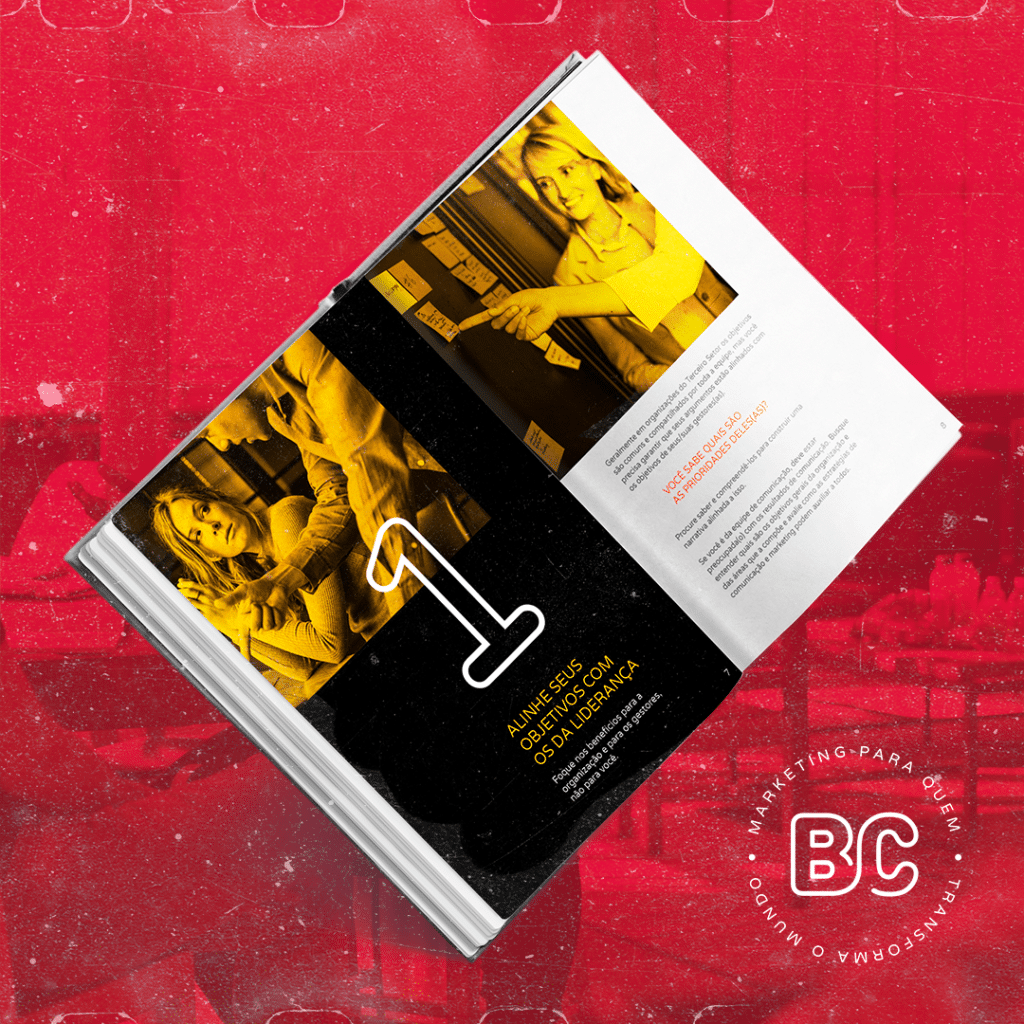 Mockup de um ebook com página do ebook digital