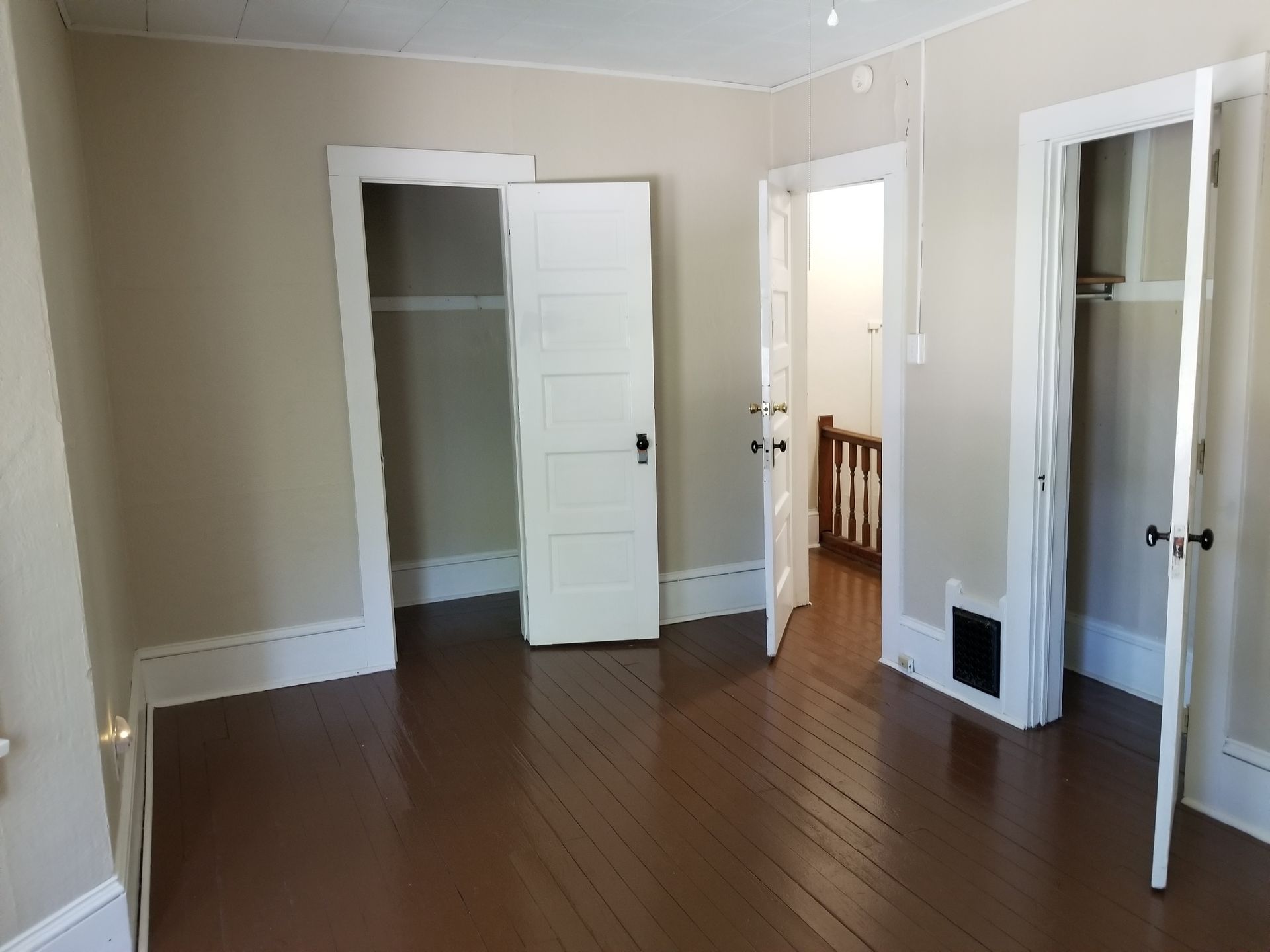 3 THREE bedroom apartment kent ohio off campus housing large rooms WATER ST KSU oh OFF CAMPUS HOUSING LARGE CLOSETS