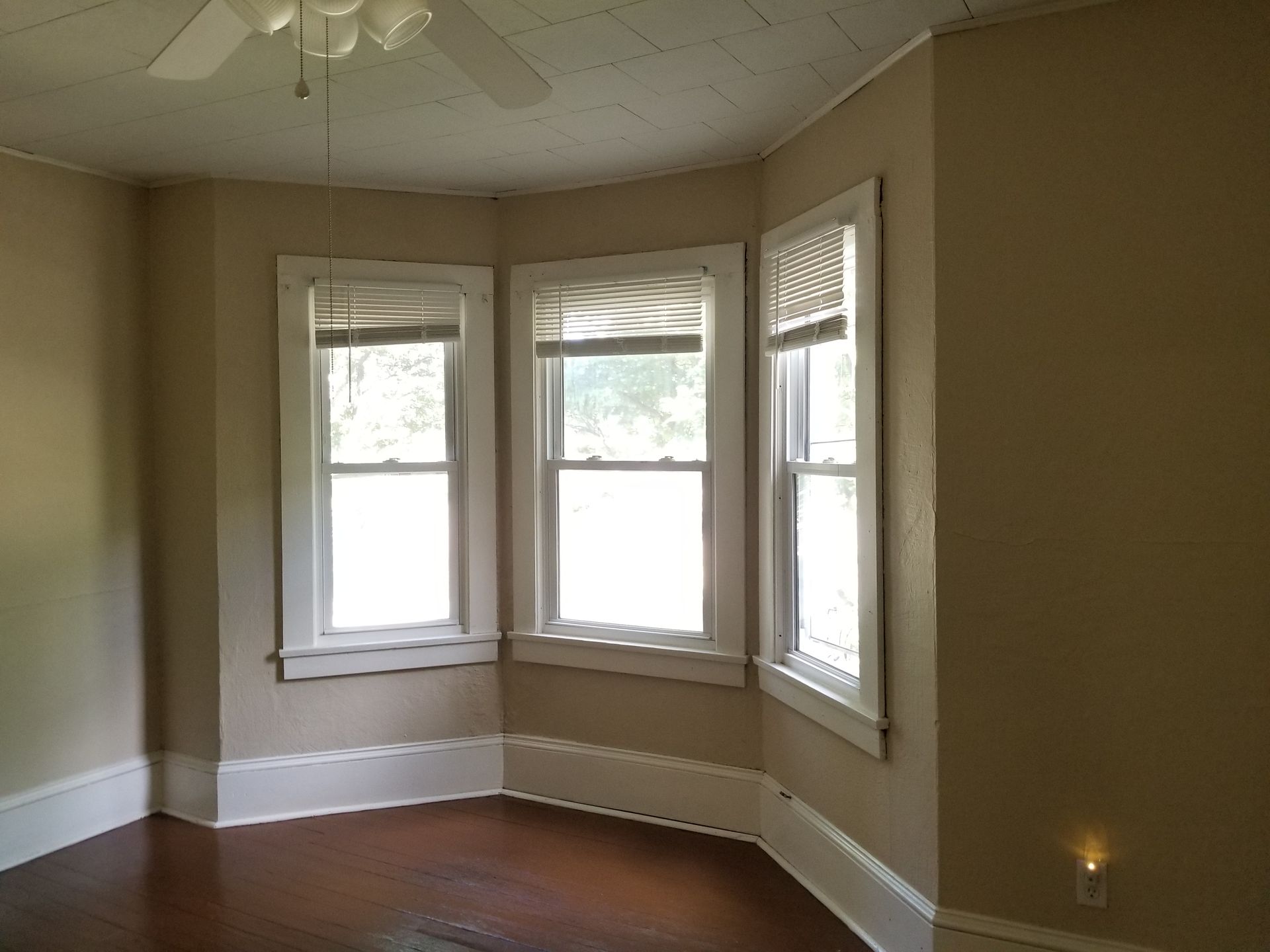 3 THREE bedroom apartment kent ohio off campus housing large rooms WATER ST KSU oh 