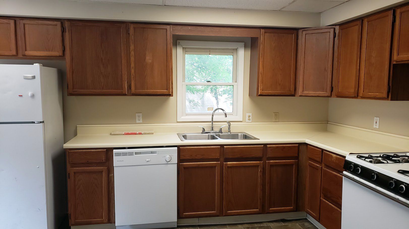 rental kent large kitchen