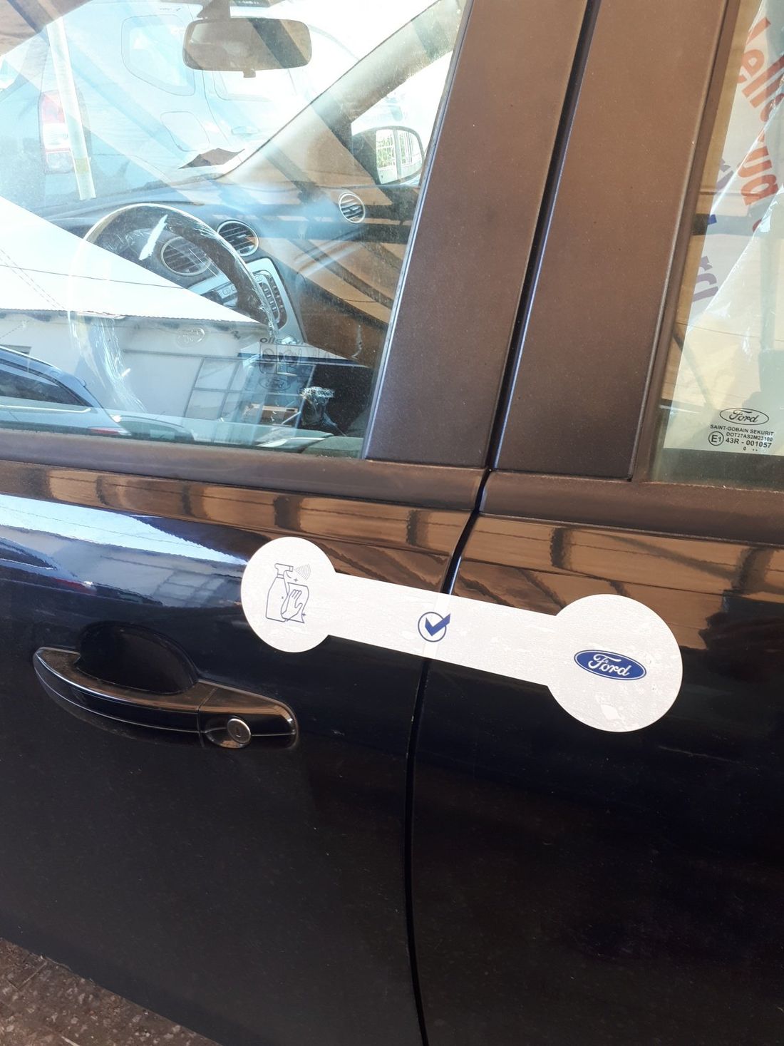 Automobile Ford