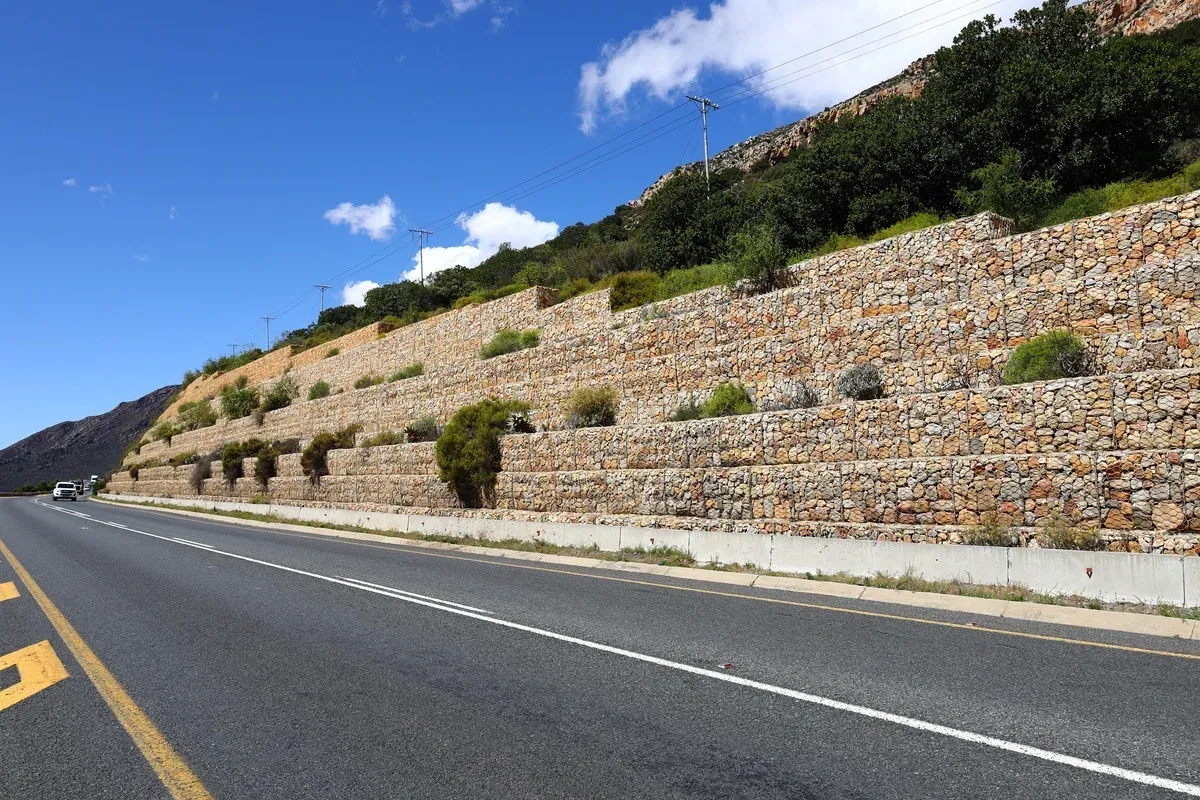large scale retaining wall systems in melville ny