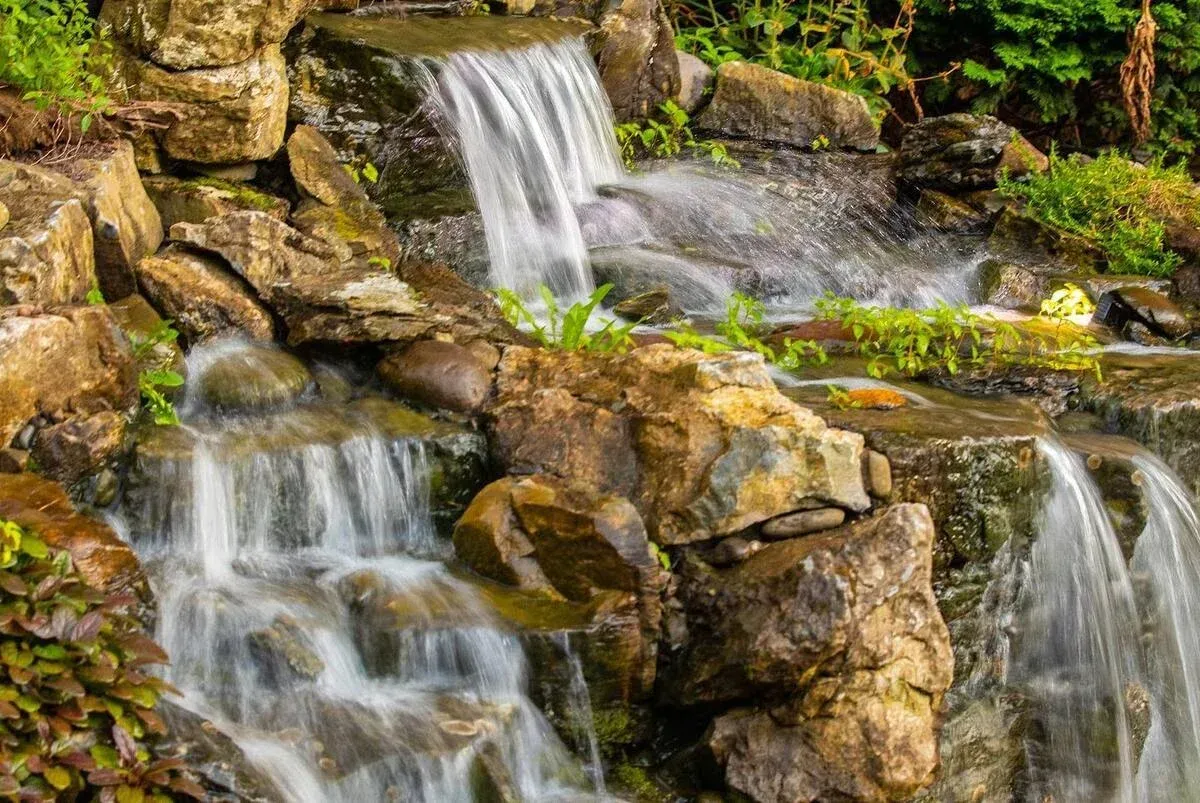 pond installation and water feature finishing in melville ny