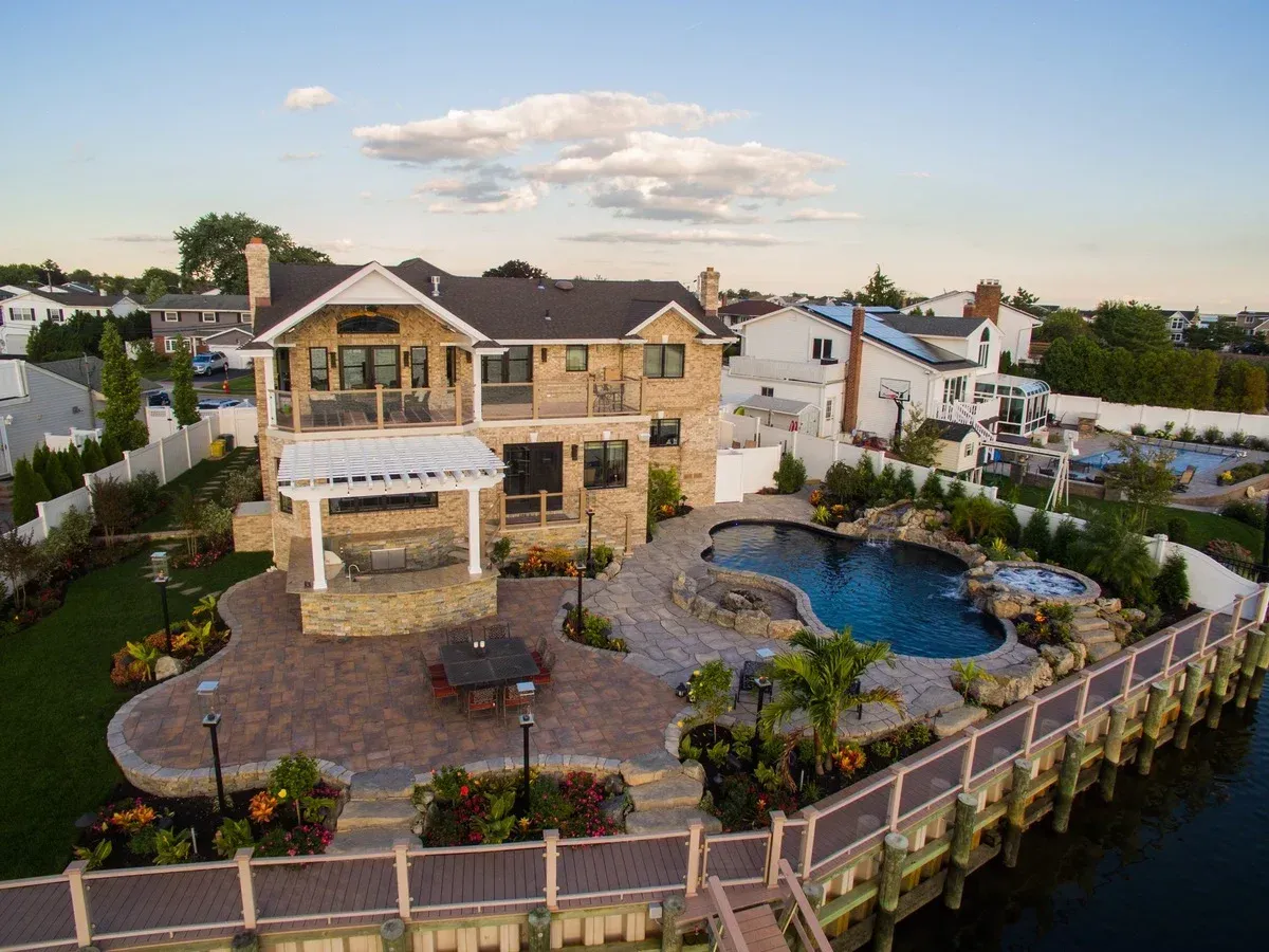 professional outdoor living design