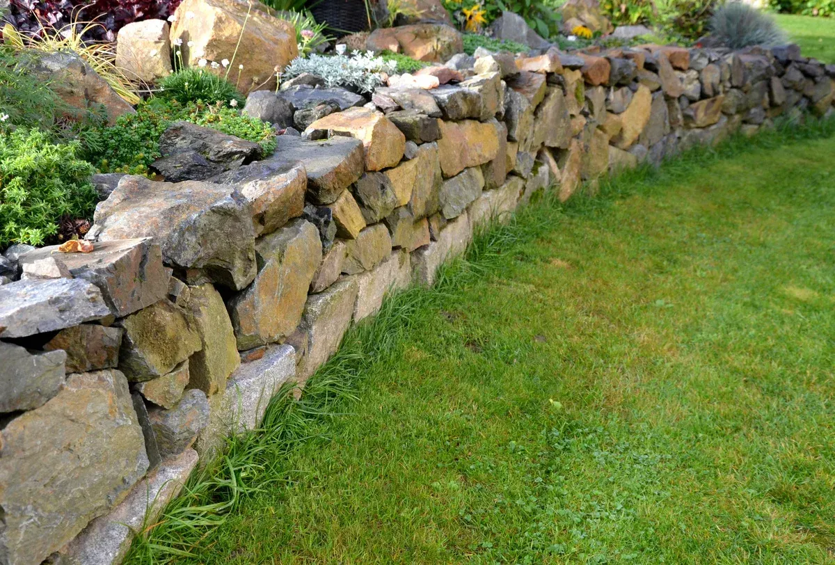 stone retaining wall installation in melville ny