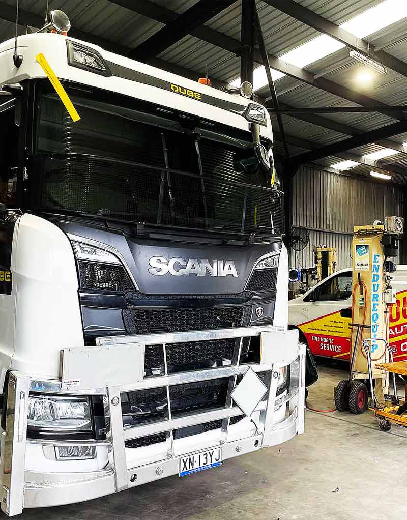 truck and bus windscreen repairs and replacement Wollongong