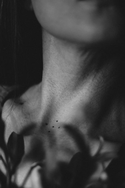 Woman's smooth neck after loose neck skin tightening in Seoul