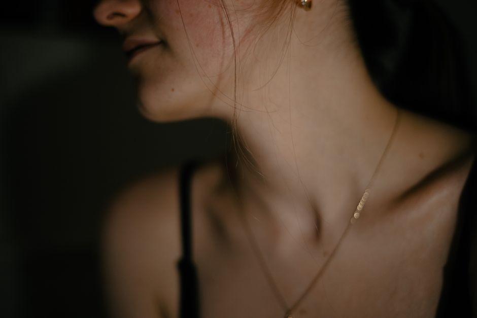 Clean chin and neck profile after double chin reduction in Seoul
