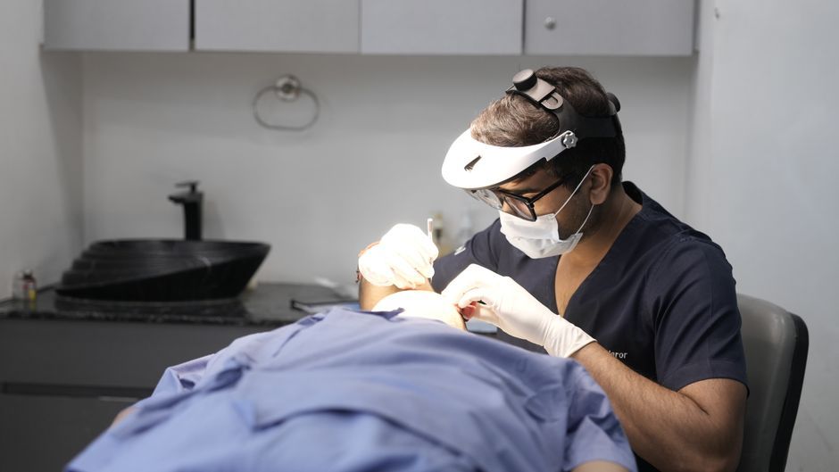 Dermatologist explaining lifting treatment side effects in Seoul