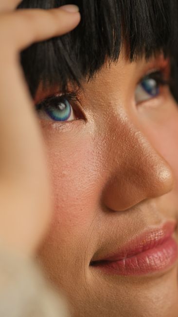 Close-up of a woman's eyes and brows after non-surgical brow lifting in Seoul