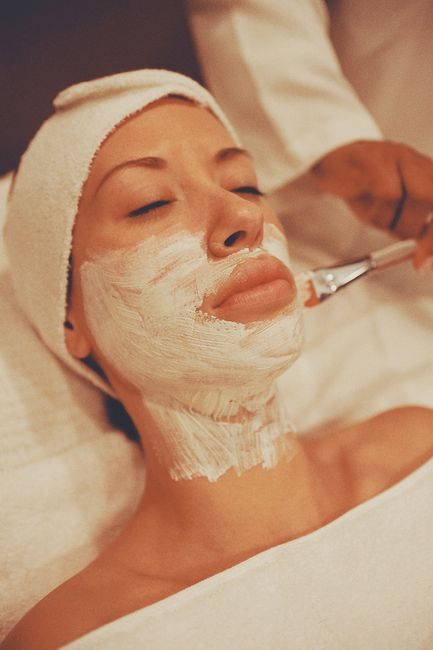 Calm patient during comfortable Ultherapy lifting in Seoul