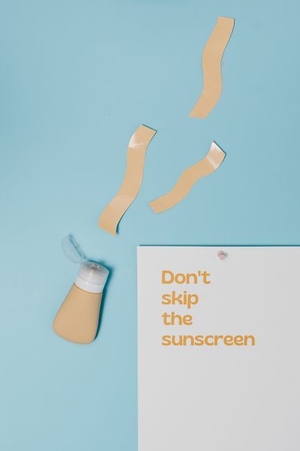 Applying sunscreen after laser treatment in Seoul