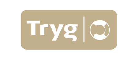 Tryg-logo på et beige avrundet rektangel med hvit tekst og et sirkulært emblem