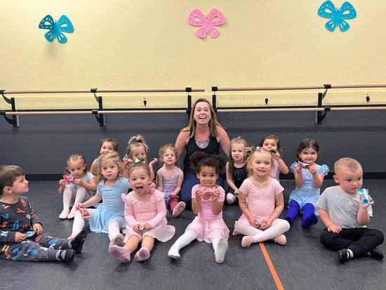 Happy Dancers — Rochester, NY — Spins Dance Studio Inc. Happy Dancers — Rochester, NY — Spins Dance Studio Inc.